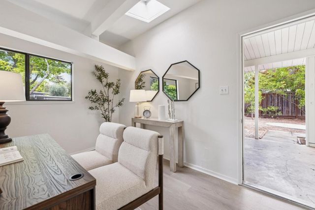 1046 Metro Circle, Palo Alto, CA 94303