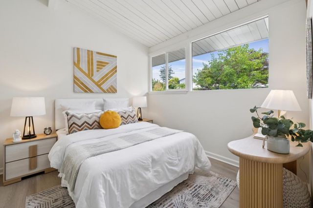 1046 Metro Circle, Palo Alto, CA 94303