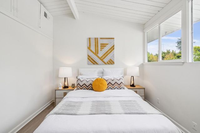 1046 Metro Circle, Palo Alto, CA 94303