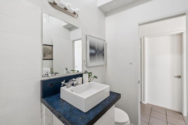 1046 Metro Circle, Palo Alto, CA 94303