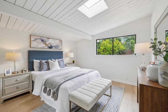 1046 Metro Circle, Palo Alto, CA 94303