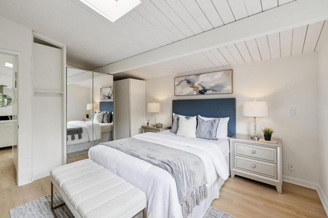 1046 Metro Circle, Palo Alto, CA 94303