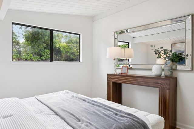1046 Metro Circle, Palo Alto, CA 94303