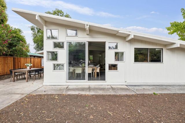 1046 Metro Circle, Palo Alto, CA 94303