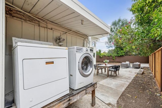1046 Metro Circle, Palo Alto, CA 94303