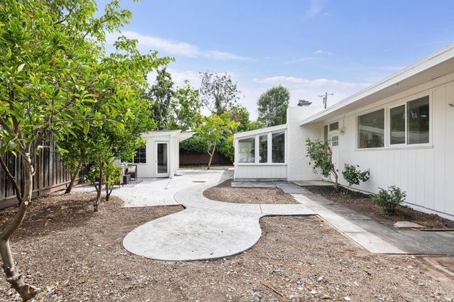 1046 Metro Circle, Palo Alto, CA 94303