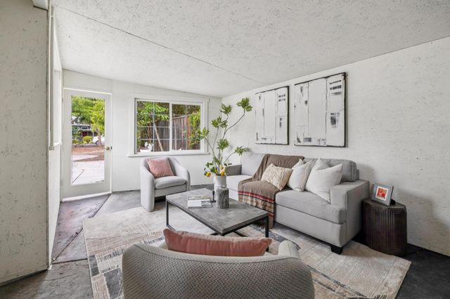 1046 Metro Circle, Palo Alto, CA 94303