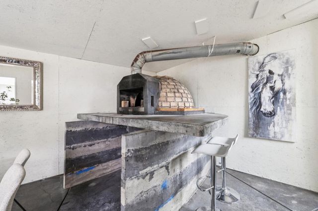 1046 Metro Circle, Palo Alto, CA 94303