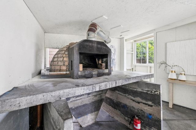 1046 Metro Circle, Palo Alto, CA 94303