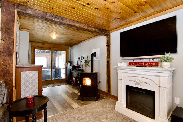 440 Chauncey Walker St, Belchertown, MA 01007