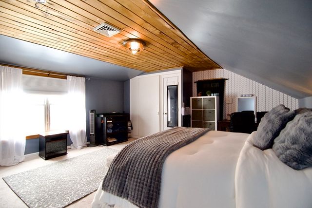 440 Chauncey Walker St, Belchertown, MA 01007