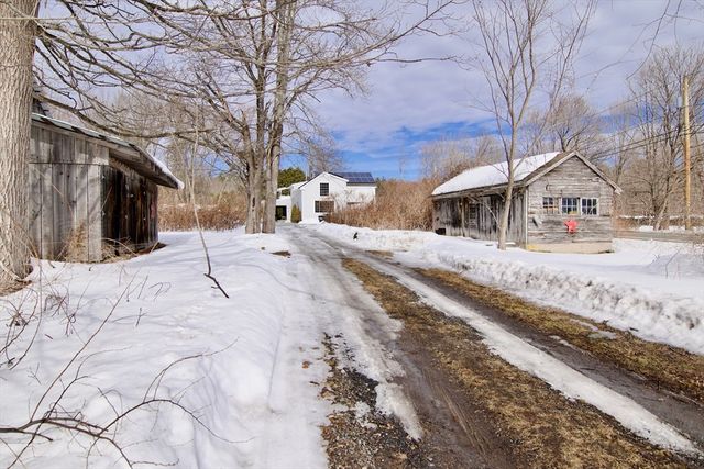 440 Chauncey Walker St, Belchertown, MA 01007