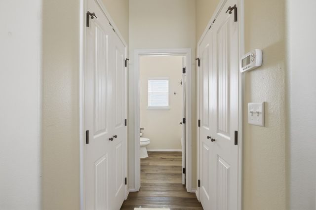 127 Paradise Dr, Rockport, TX 78382