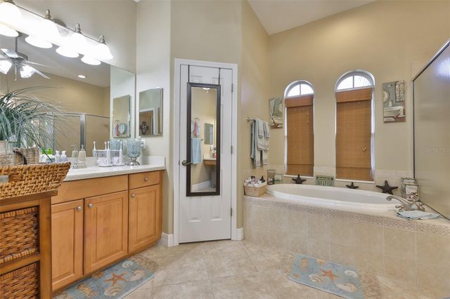 328 NOBLE FAIRE DRIVE, Sun City Center, FL 33573