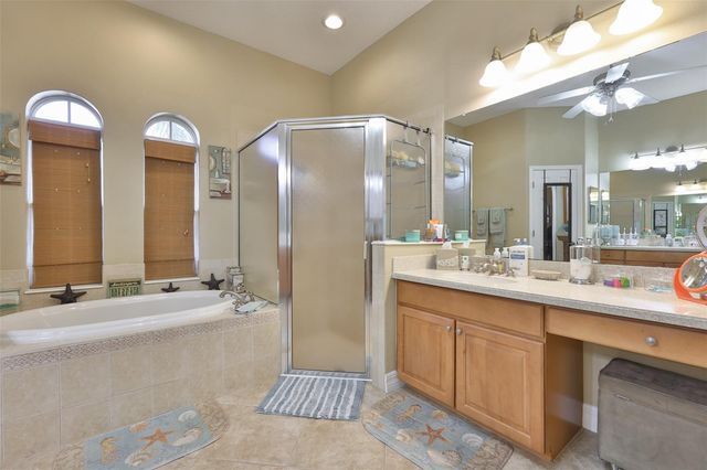 328 NOBLE FAIRE DRIVE, Sun City Center, FL 33573