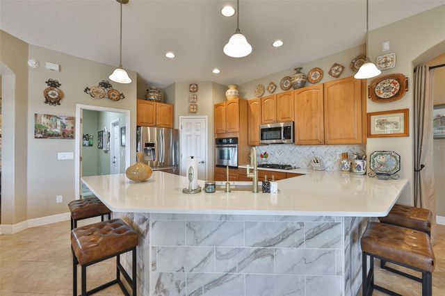 328 NOBLE FAIRE DRIVE, Sun City Center, FL 33573