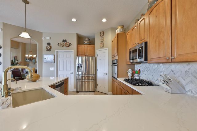 328 NOBLE FAIRE DRIVE, Sun City Center, FL 33573