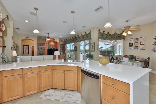 328 NOBLE FAIRE DRIVE, Sun City Center, FL 33573