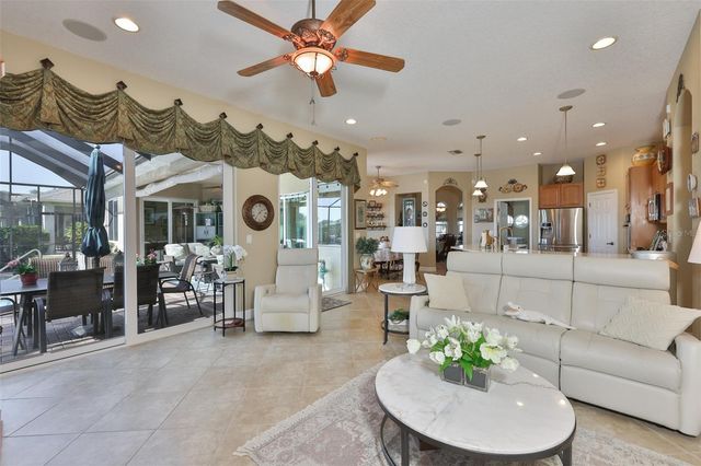 328 NOBLE FAIRE DRIVE, Sun City Center, FL 33573