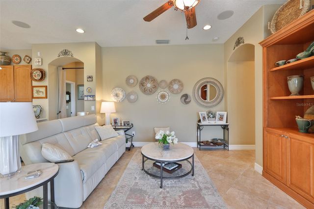 328 NOBLE FAIRE DRIVE, Sun City Center, FL 33573