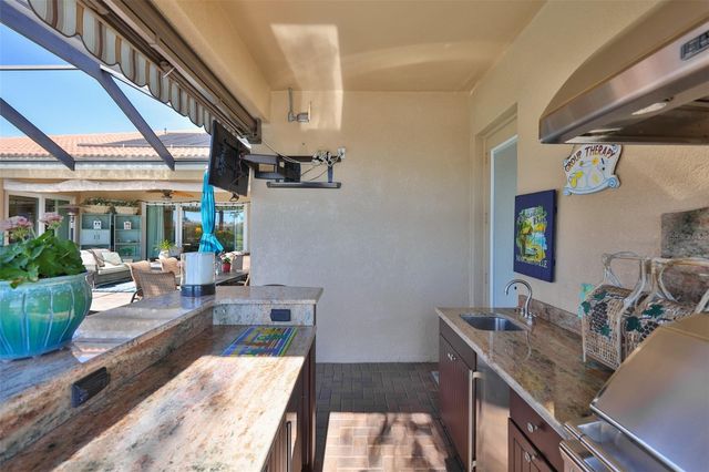 328 NOBLE FAIRE DRIVE, Sun City Center, FL 33573