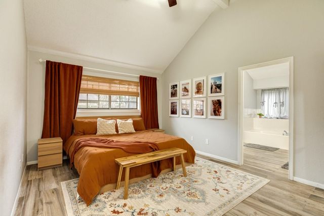 214 Zinnia Street, Lake Jackson, TX 77566