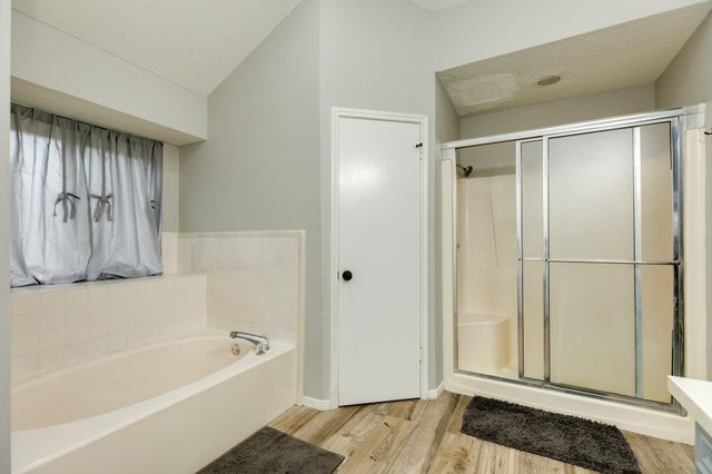 214 Zinnia Street, Lake Jackson, TX 77566