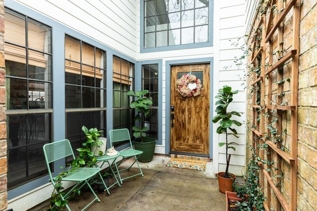 214 Zinnia Street, Lake Jackson, TX 77566