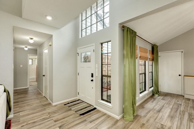 214 Zinnia Street, Lake Jackson, TX 77566