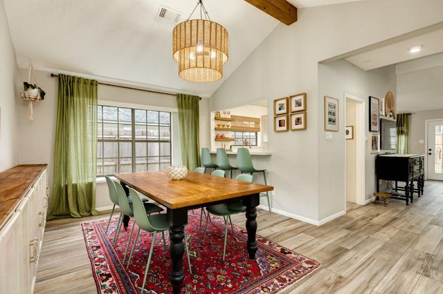 214 Zinnia Street, Lake Jackson, TX 77566