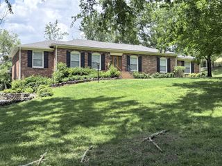 631 Forest Park Dr, Brentwood, TN 37027