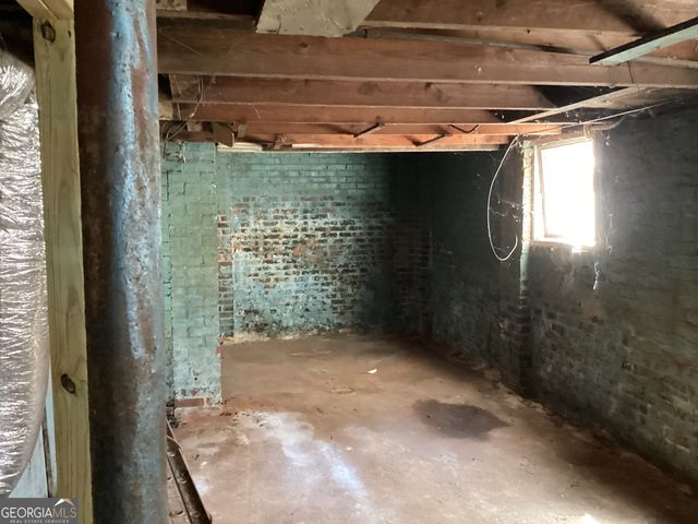 64 College Avenue, Commerce, GA 30529