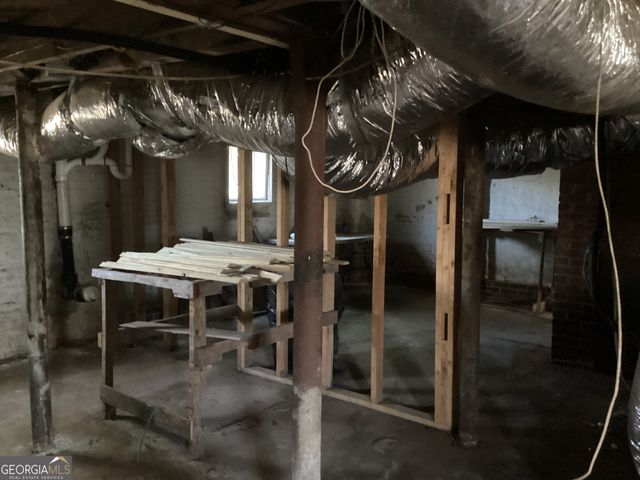 64 College Avenue, Commerce, GA 30529