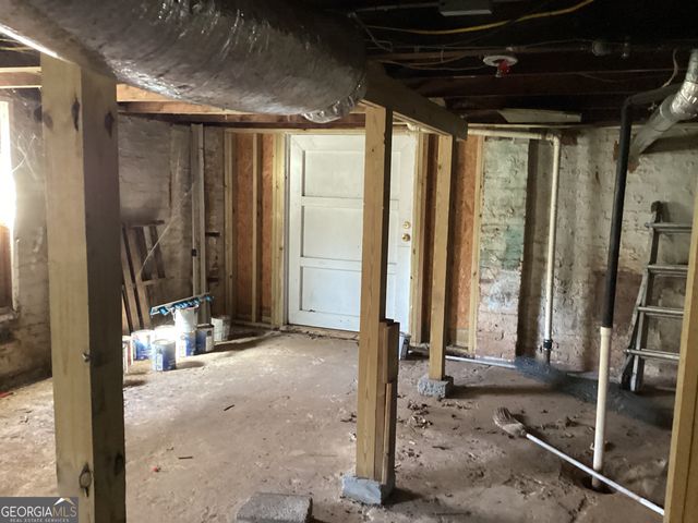 64 College Avenue, Commerce, GA 30529