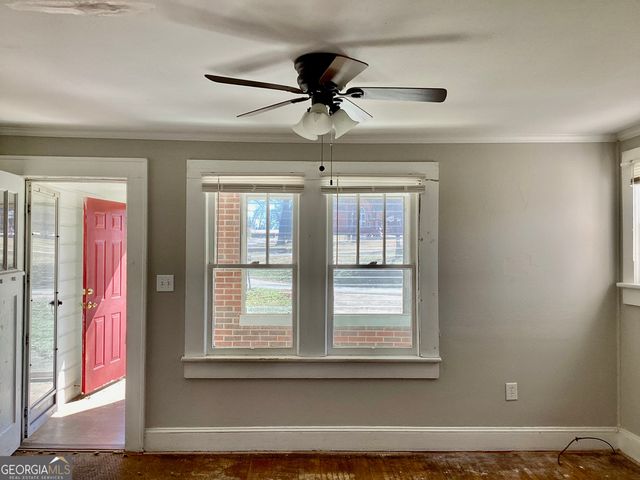 64 College Avenue, Commerce, GA 30529