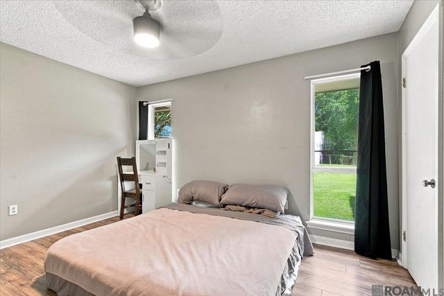 12915 N Oak Tree Dr, Baton Rouge, LA 70818