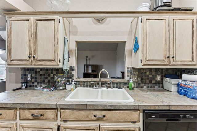 1220 Eastview Circle, Yukon, OK 73099