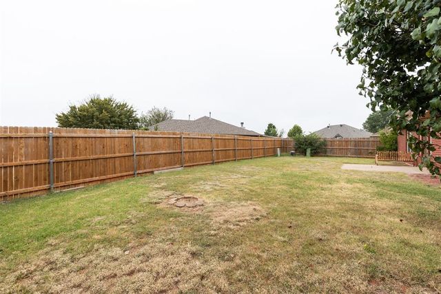 1220 Eastview Circle, Yukon, OK 73099