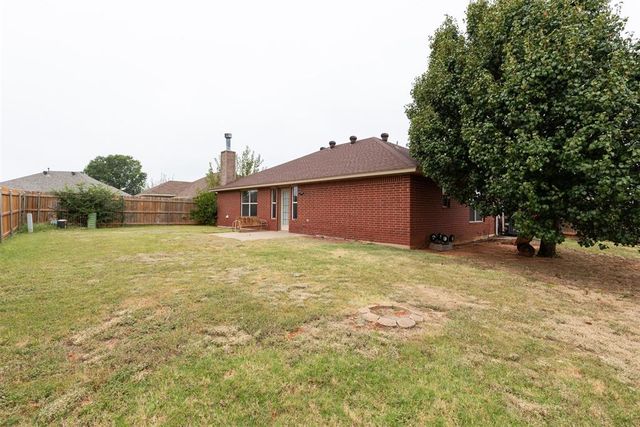 1220 Eastview Circle, Yukon, OK 73099