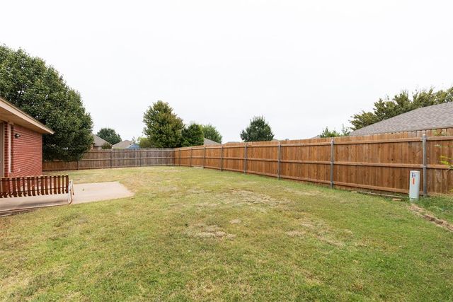1220 Eastview Circle, Yukon, OK 73099