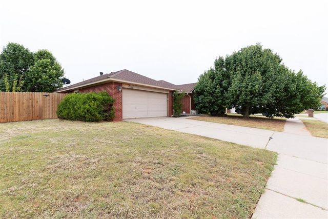 1220 Eastview Circle, Yukon, OK 73099