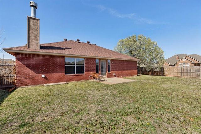 1220 Eastview Circle, Yukon, OK 73099
