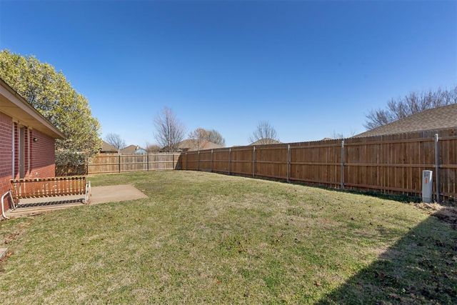 1220 Eastview Circle, Yukon, OK 73099