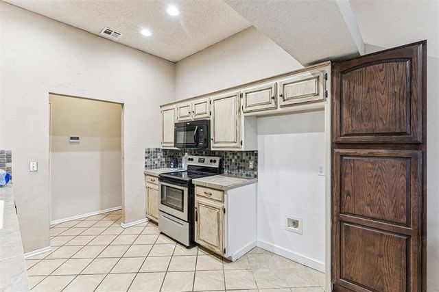 1220 Eastview Circle, Yukon, OK 73099