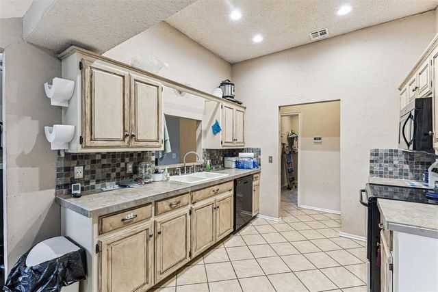 1220 Eastview Circle, Yukon, OK 73099