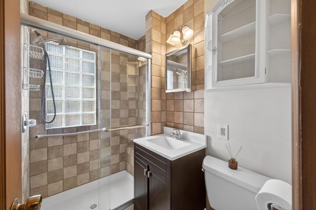 2144 Geranium Avenue E, Saint Paul, MN 55119