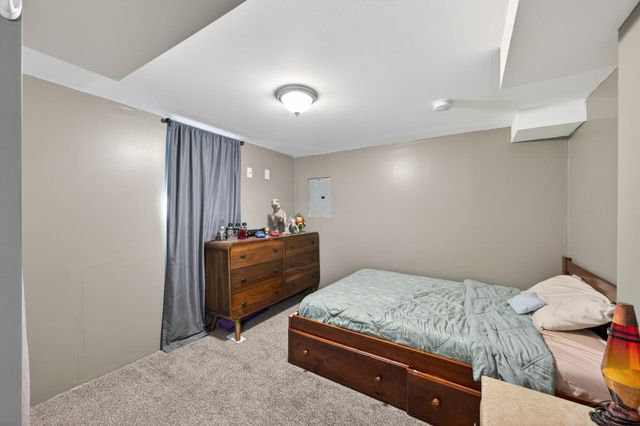 2144 Geranium Avenue E, Saint Paul, MN 55119