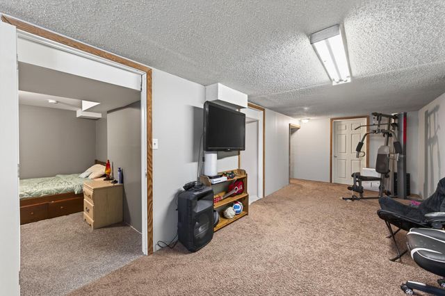 2144 Geranium Avenue E, Saint Paul, MN 55119