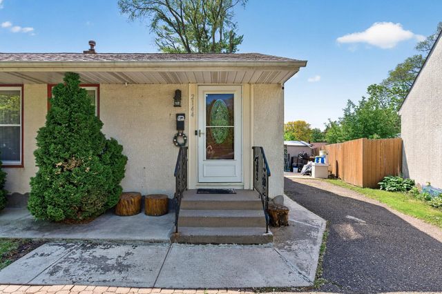 2144 Geranium Avenue E, Saint Paul, MN 55119