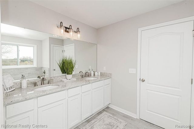 10392 Valley Creek Drive, Goodrich, MI 48438